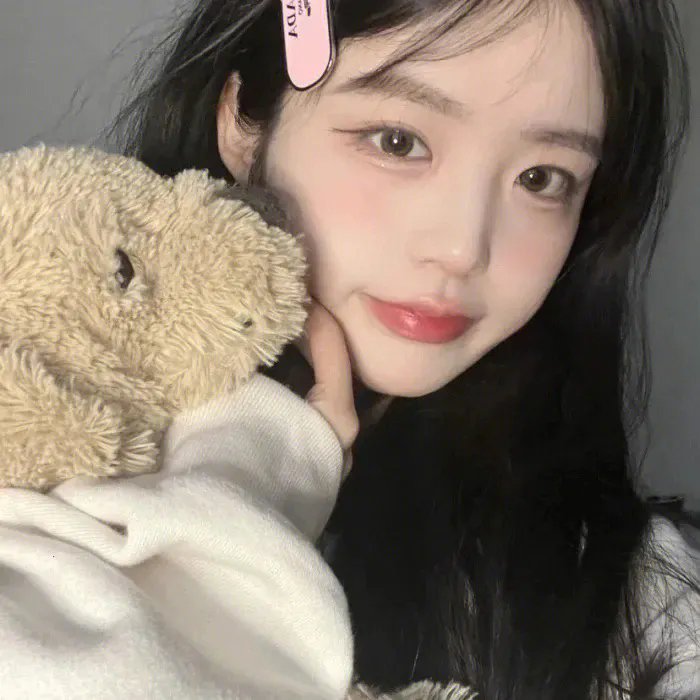 镜中的女孩